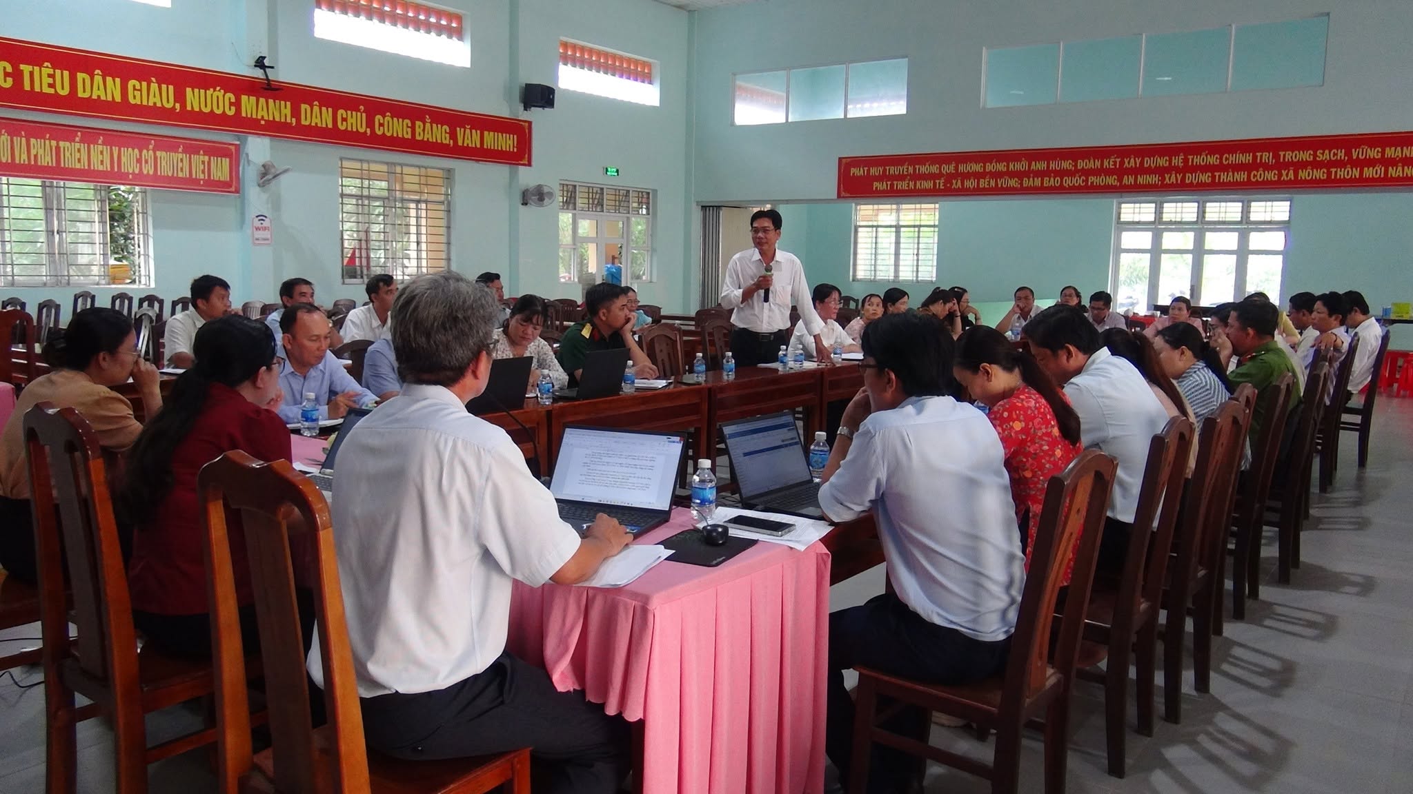 UBND XÃ ĐỒNG KHỞI HỌP GIAO BAN VỚI CÁC ẤP TRÊN ĐỊA BÀN