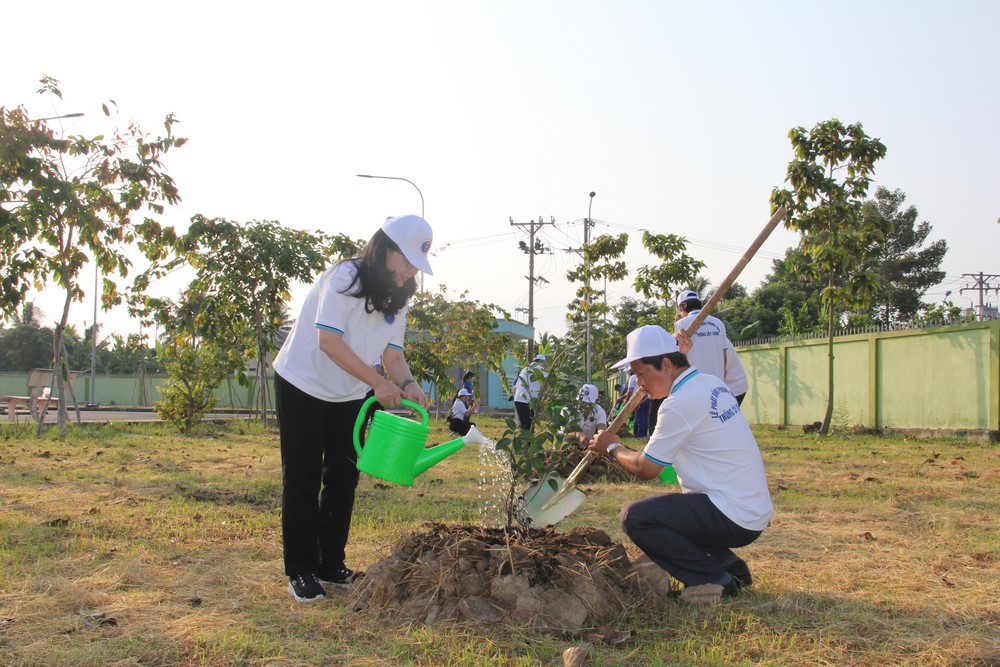 ĐỒNG KHỞI TIẾP TỤC THỰC HIỆN PHONG TRÀO THI ĐUA “CƠ SỞ Y TẾ XANH – SẠCH – ĐẸP”