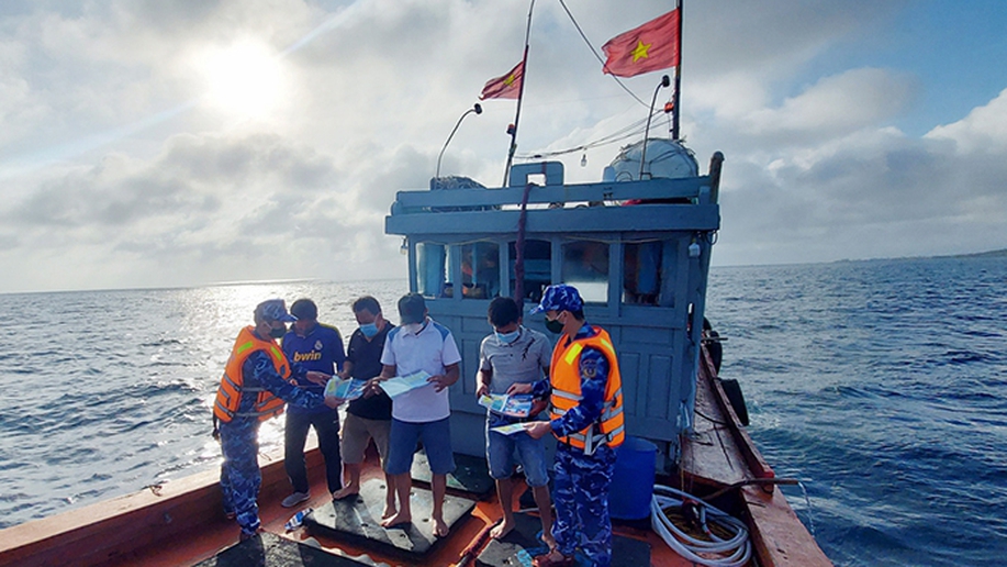 TĂNG CƯỜNG KIỂM SOÁT HOẠT ĐỘNG TÀU CÁ, PHÒNG, CHỐNG KHAI THÁC IUU
