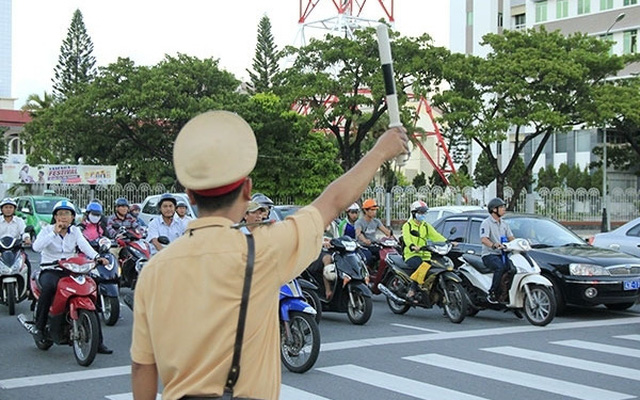 TĂNG CƯỜNG PHỐI HỢP BẢO ĐẢM TRẬT TỰ, AN TOÀN GIAO THÔNG