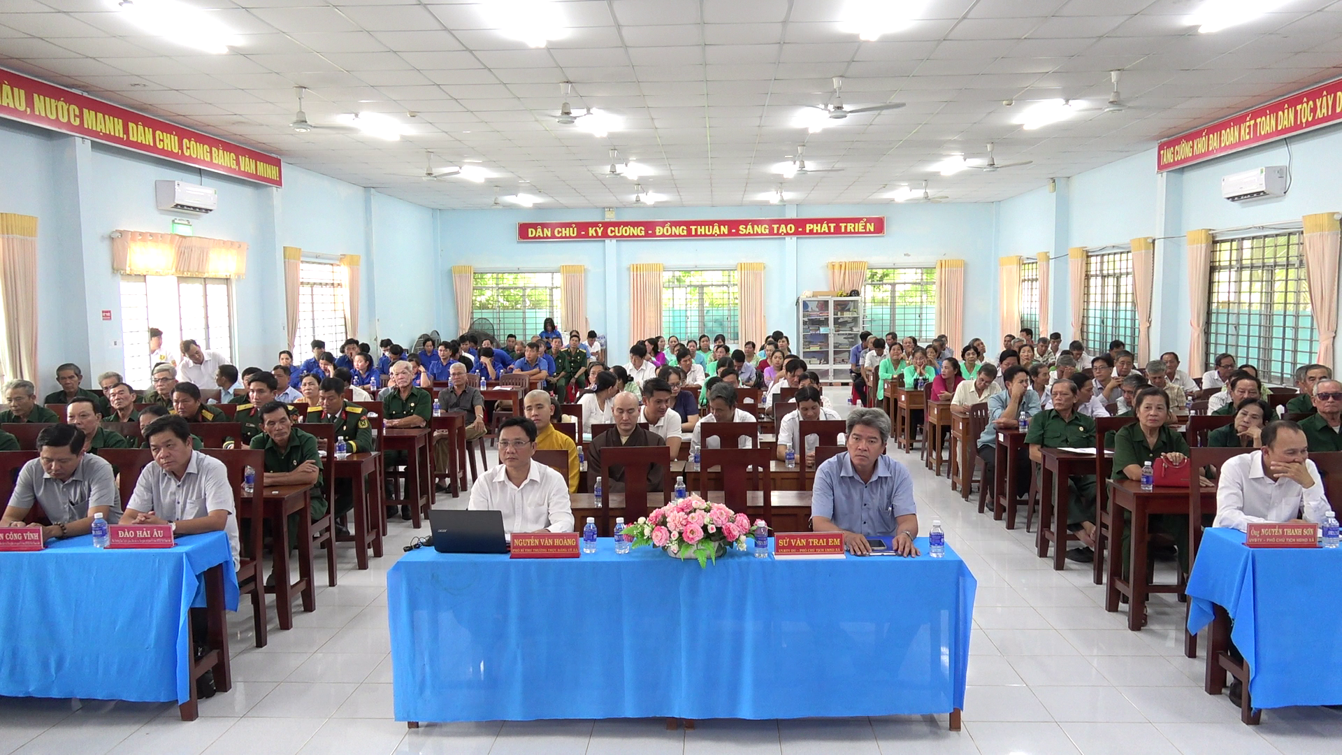 Phát huy dân chủ ở cơ sở, tạo đồng thuận xây dựng quê hương Đồng Khởi