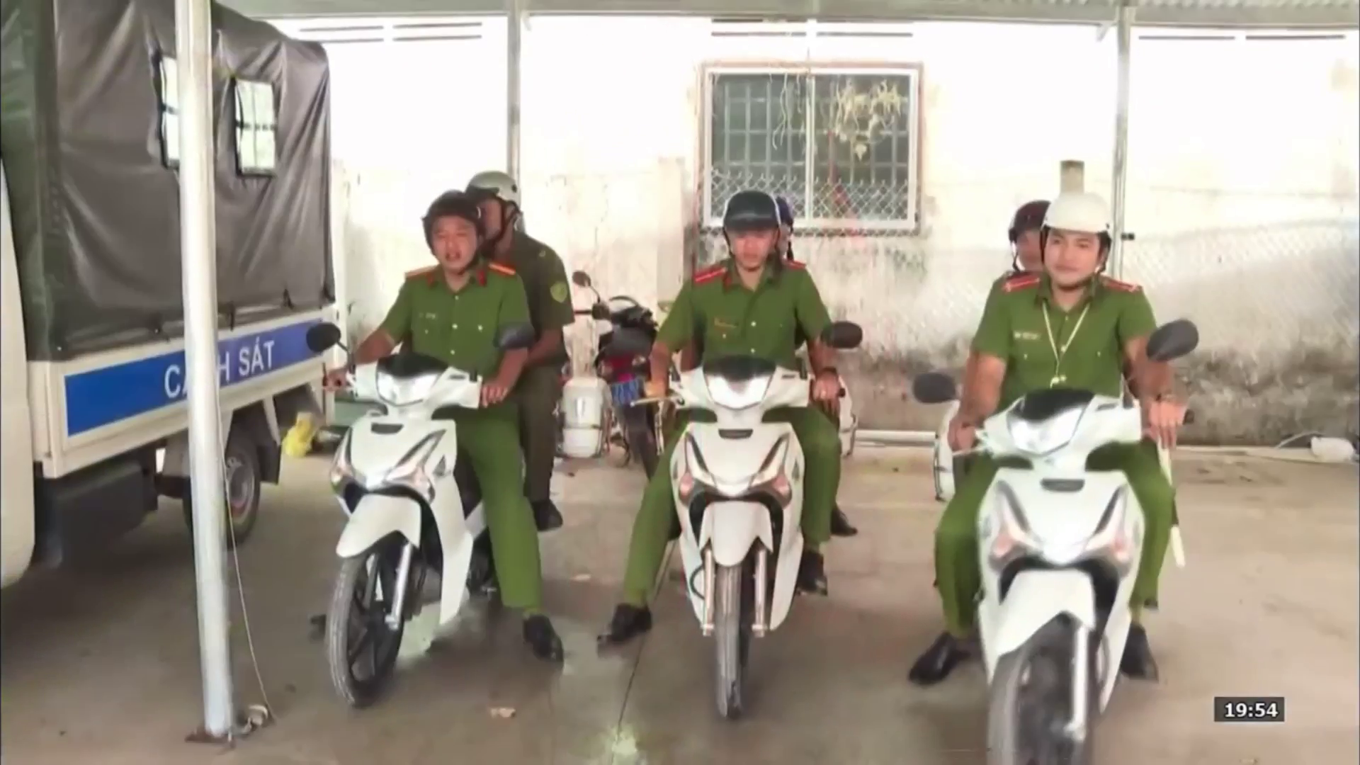 Xã Đồng Khởi tăng cường các giải pháp bảo đảm trật tự, an toàn giao thông