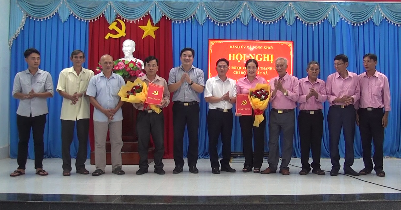 ĐỒNG KHỞI THÀNH LẬP 2 CHI BỘ TRONG HỢP TÁC XÃ